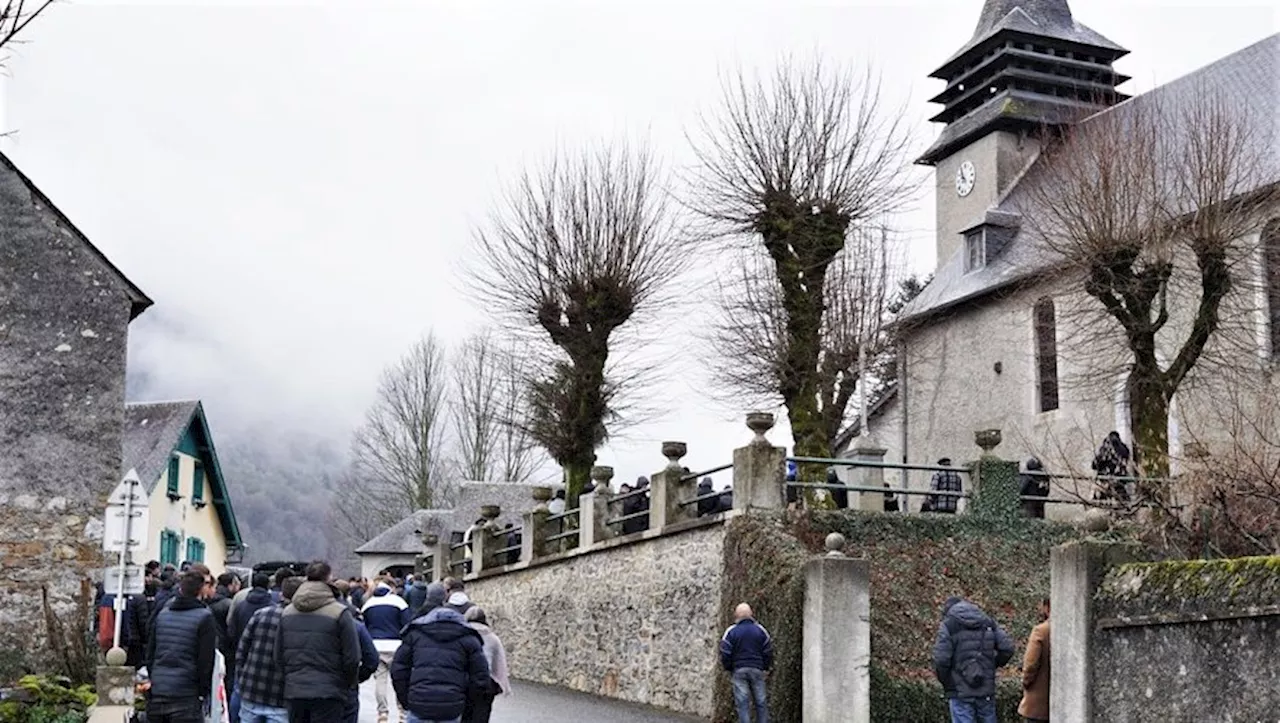 Mort de Benjamin Arnauné à Bagnères-de-Bigorre: la foule réunie pour un ultime 'Adishatz'