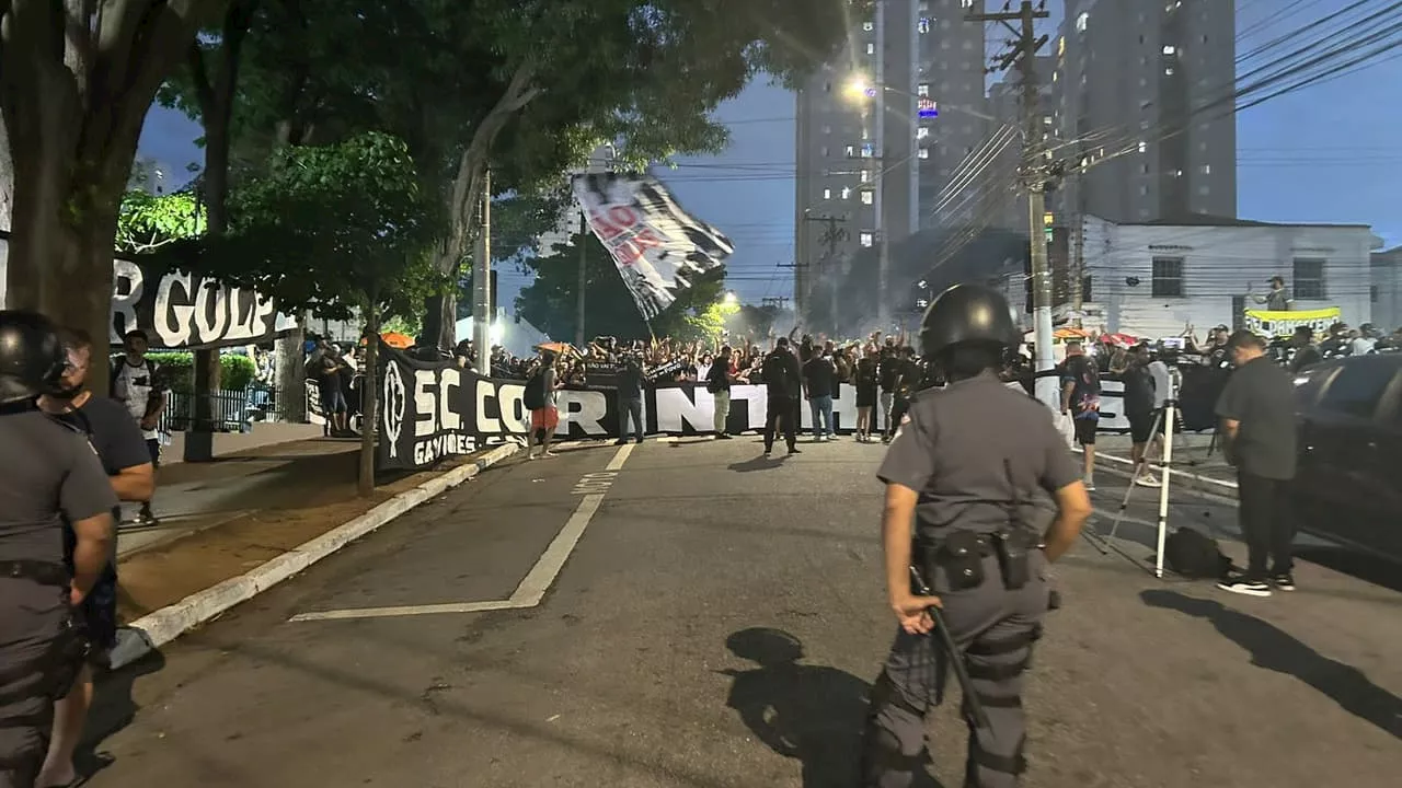 Votação do Impeachment de Augusto Melo é Interrompida em Confusão no Conselho Deliberativo do Corinthians