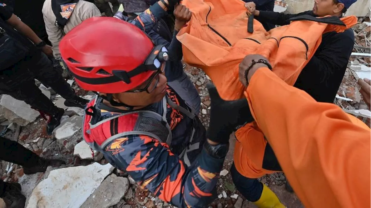 Indonésie: 16 morts et 10 blessés dans un glissement de terrain sur l'île de Java