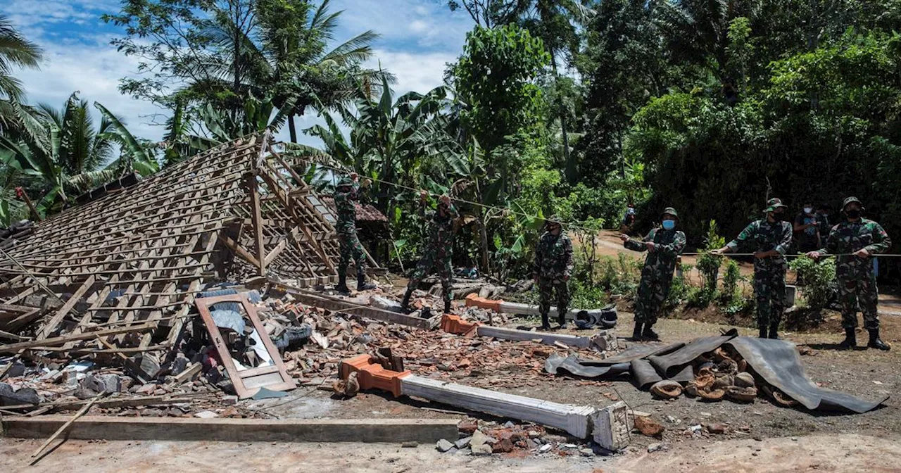 Glissement de terrain en Indonésie fait au moins 16 morts