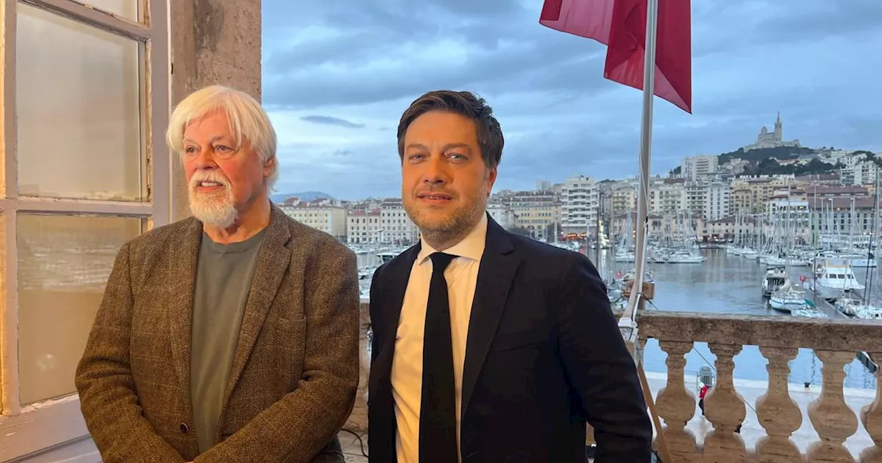 Paul Watson, militant pour les baleines, s'installe à Marseille