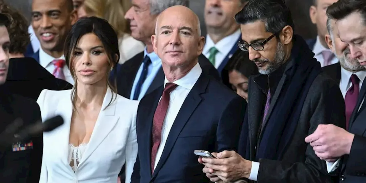 Pakaian yang Dikenakan Tunangan Jeff Bezos Bikin Mark Zuckerberg Melirik, Serta Fesyen Unik Lainnya saat Pelantikan Donald Trump