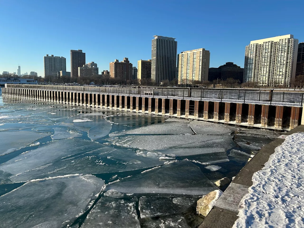 Chicago weather: Coldest temps of this arctic blast to arrive overnight. What to expect