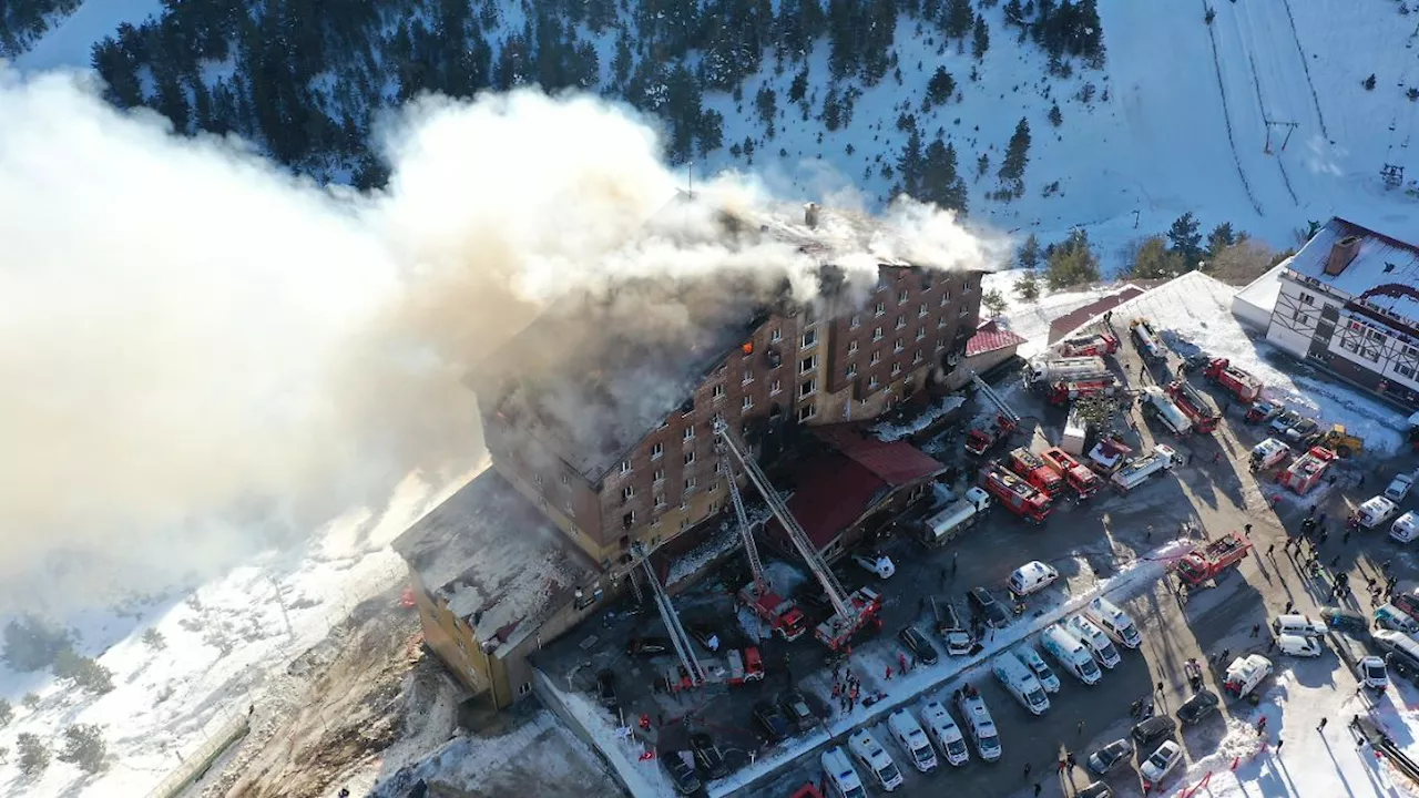 Erschwerte Löscharbeiten: 66 Tote bei Hotel-Brand in türkischem Skigebiet