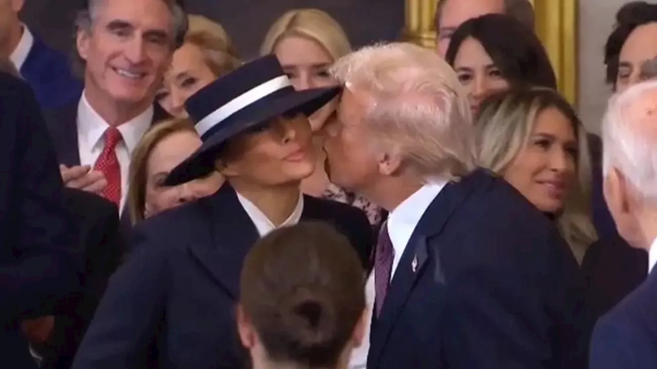 El sombrero de Melania Trump irrumpe en la toma de protesta de Donald Trump