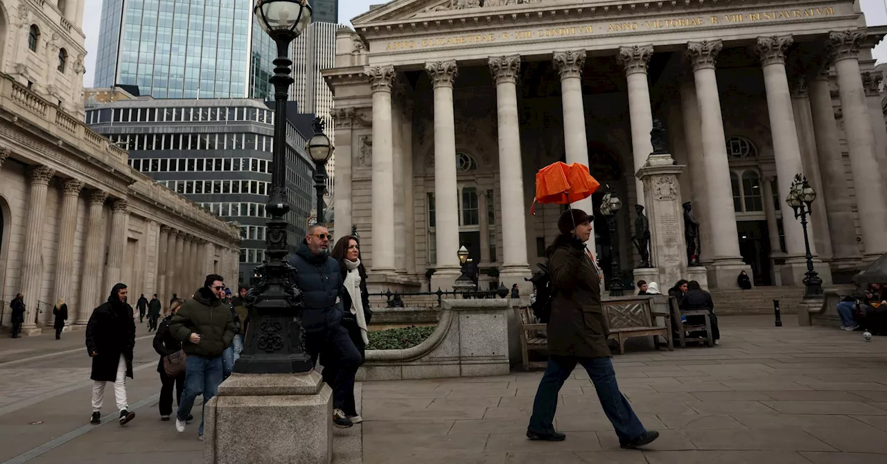 英中銀、金融規制緩和による経済成長促進で政府と協議も＝副総裁