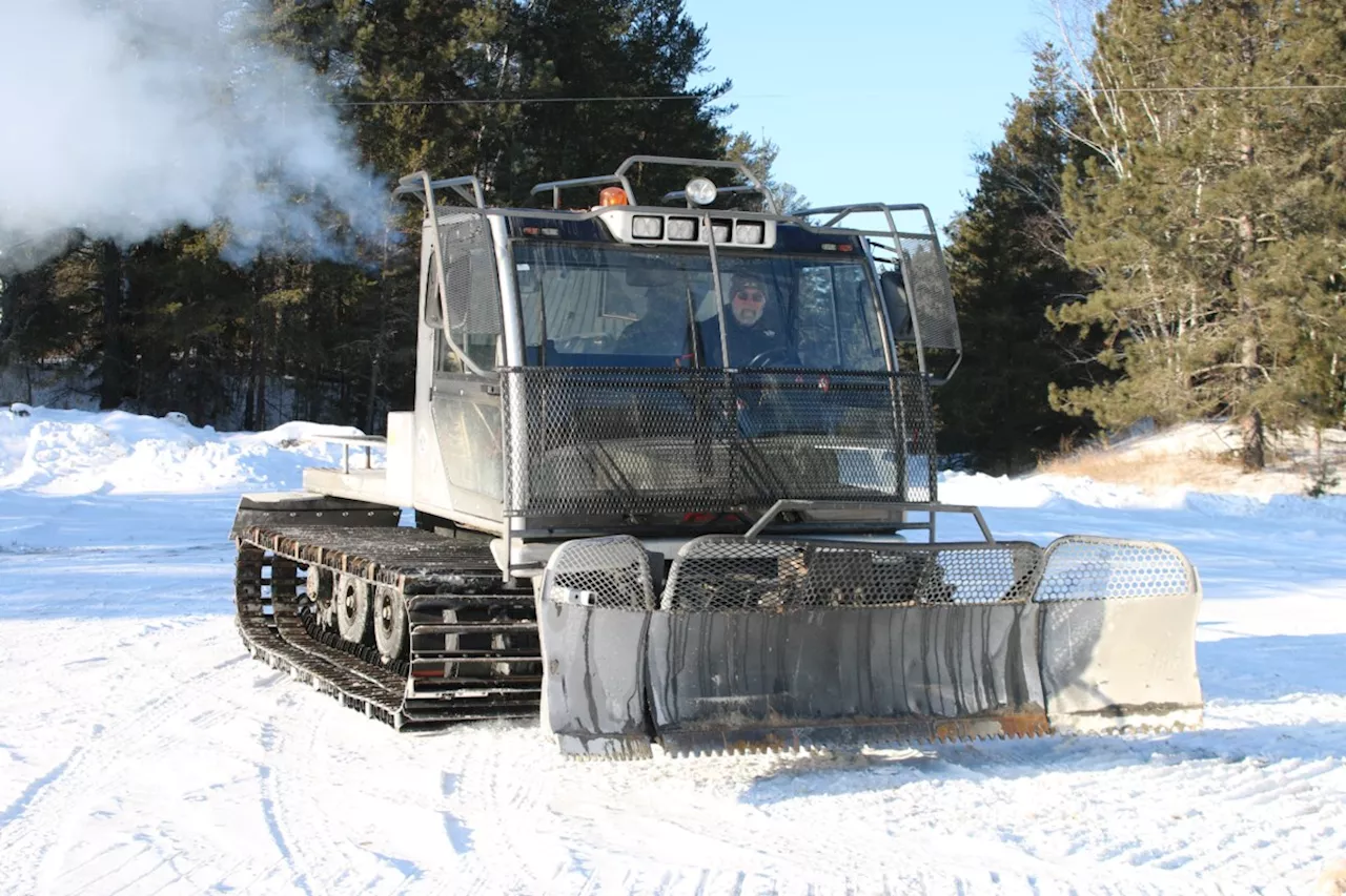 Thunder Bay Snowmobilers Face Delayed Season Due to Lack of Snow