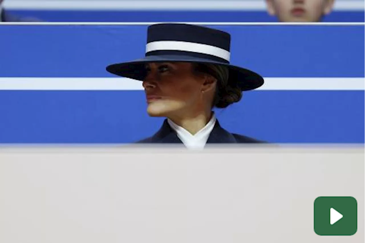 Inauguration Day, il cappello di Melania Trump scatena la rete: ecco i meme