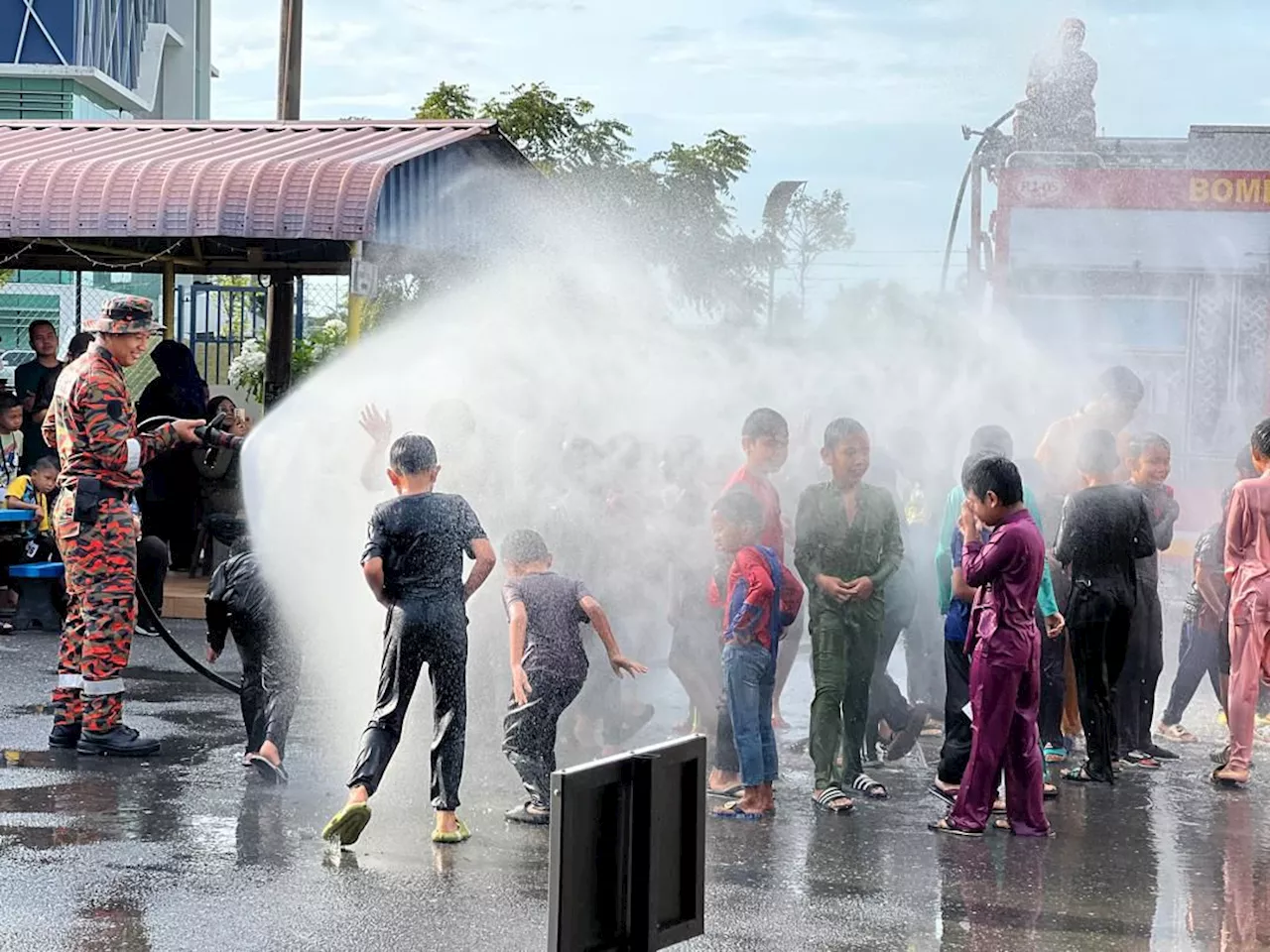 52 anak yatim, asnaf teruja bersunat