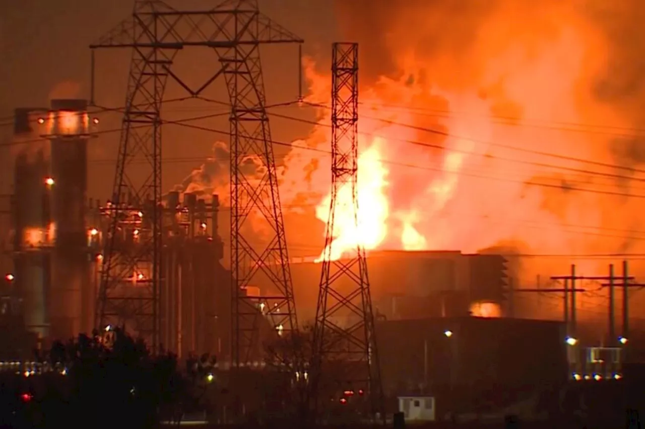 Incendie spectaculaire à l'usine de batteries Vistra Energy en Californie