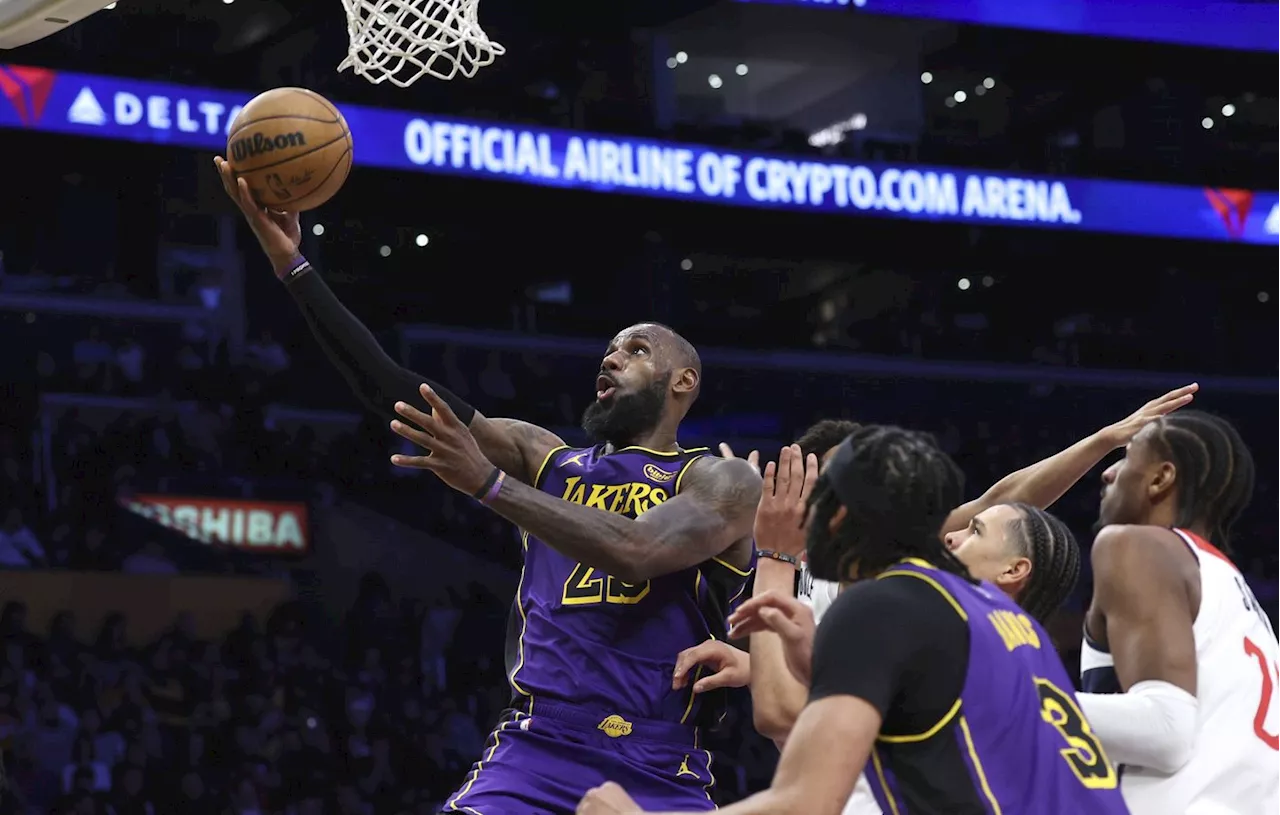 NBA : A 40 ans, LeBron James continue de dominer la concurrence avec un nouveau triple-double