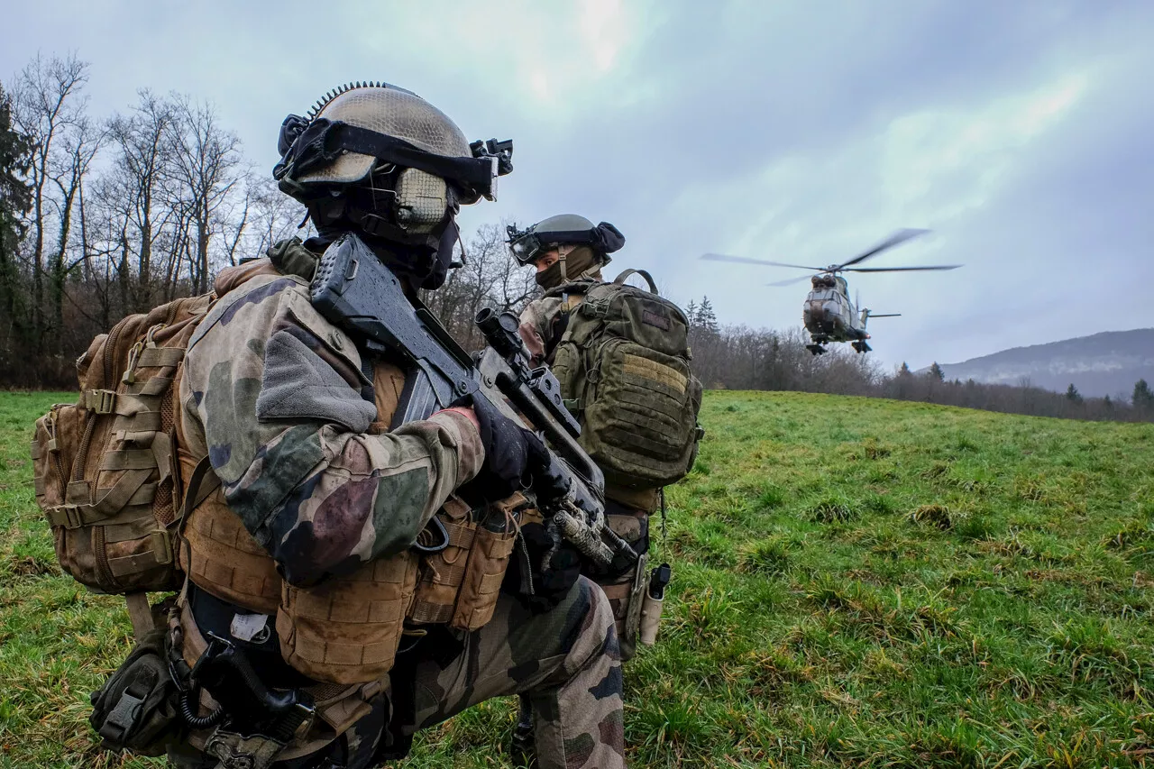 'Mobiliser le jour venu' : pourquoi Emmanuel Macron veut doubler les rangs de la réserve de l'armée ?