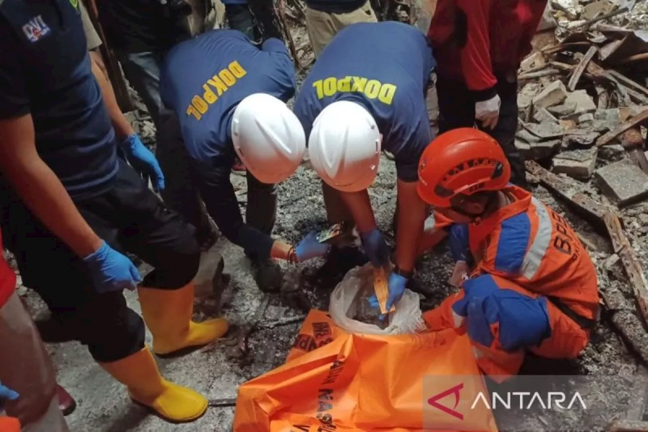 Dua Kantong Jenazah Ditemukan di Lantai 8 Glodok Plaza