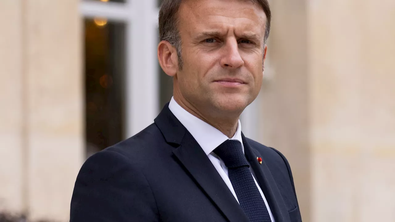 Macron Promet d'Autoriser le Paiement au Péage avec le Téléphone en 2025