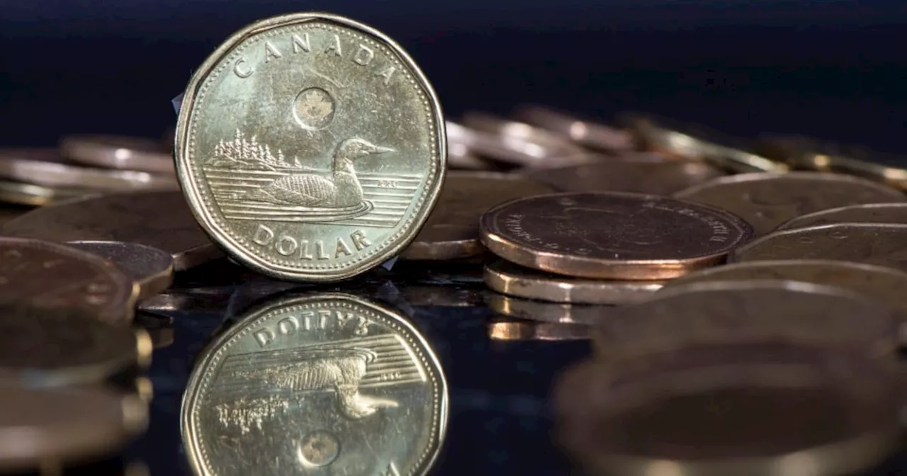 Loonie Slumps to Near 5-Year Low as Trump Threatens Tariffs