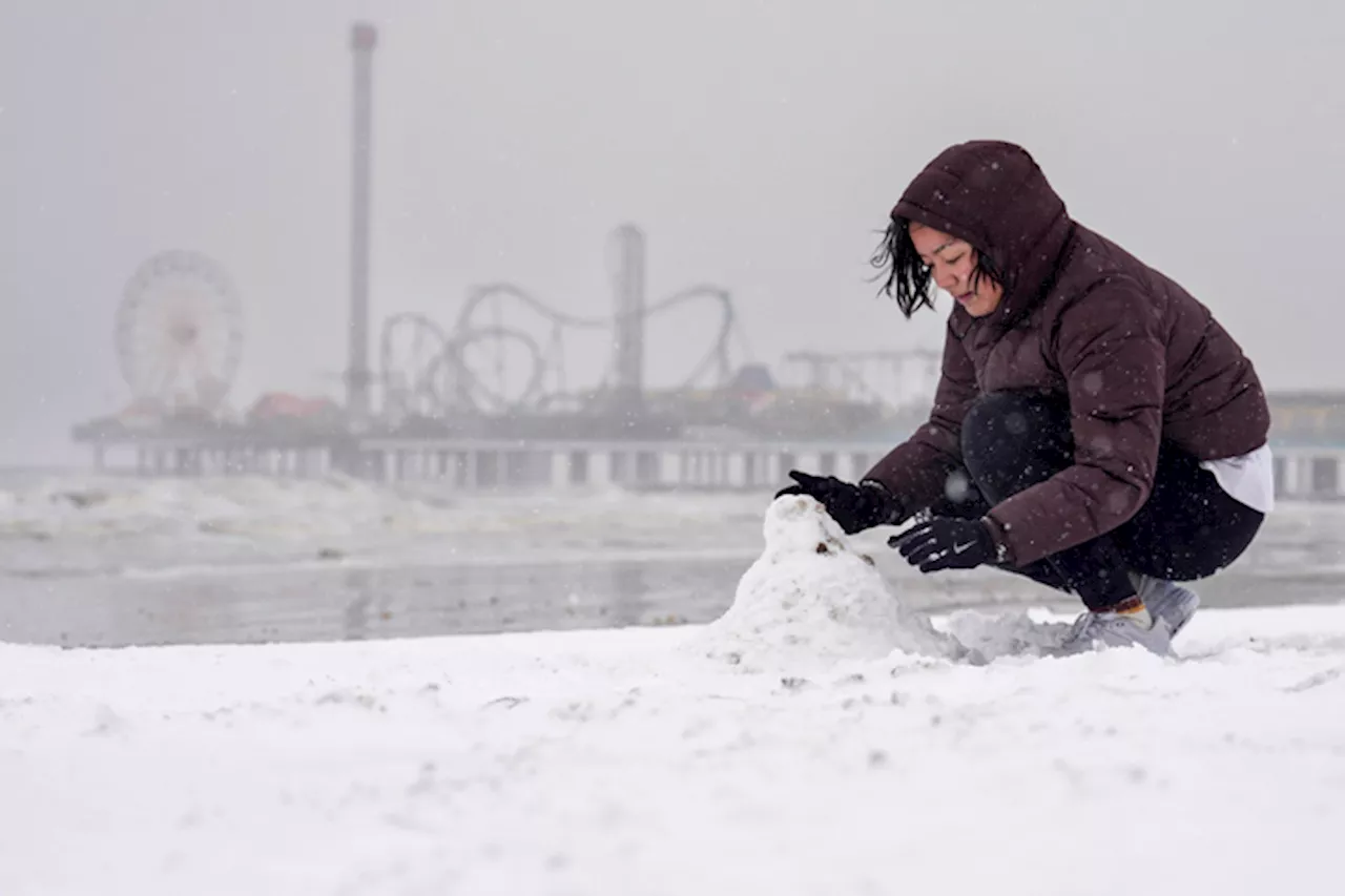 ‘Once in a lifetime’ snow hits parts of the US South | Isabella O’malley