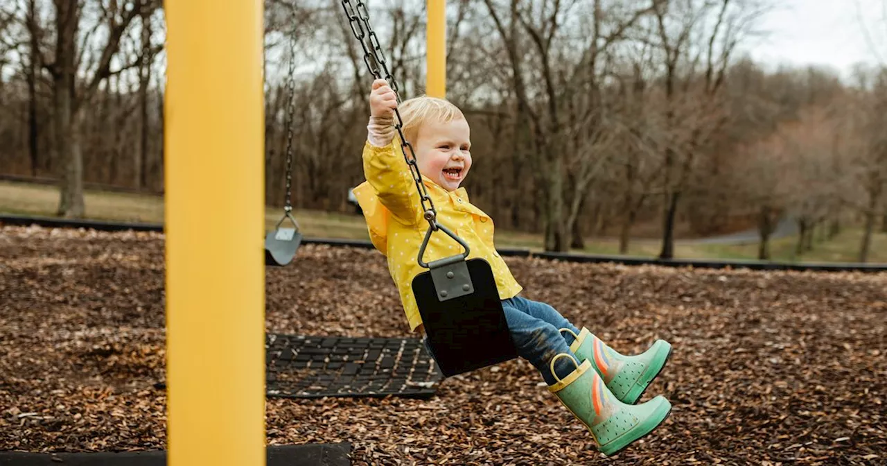 Parenting Hack: Squeegee Keeps Kids Dry at the Park