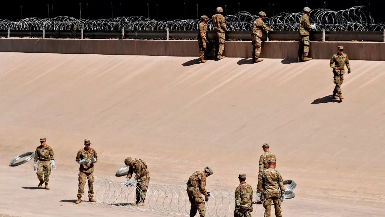 Pentagon to Deploy Troops to Secure US-Mexico Border