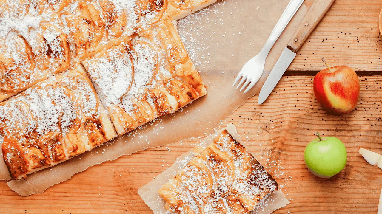 Saftiger Apfelkuchen vom Blech mit Karamell