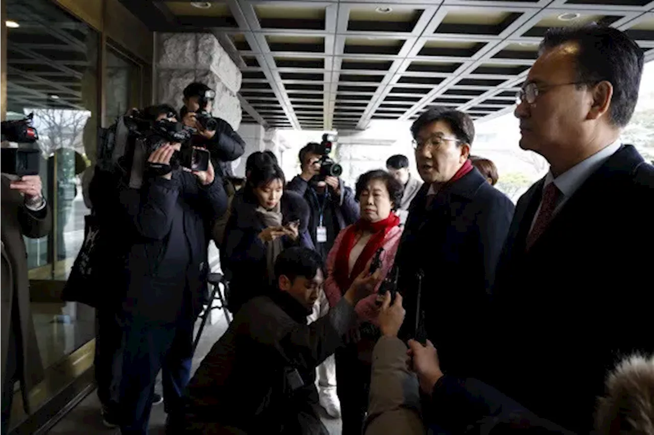 의회, 헌재에 압박! 권성동 '문형배-이재명 친분설' 주장, 폭동 논란 속 헌법재판 공정성 의문 제기