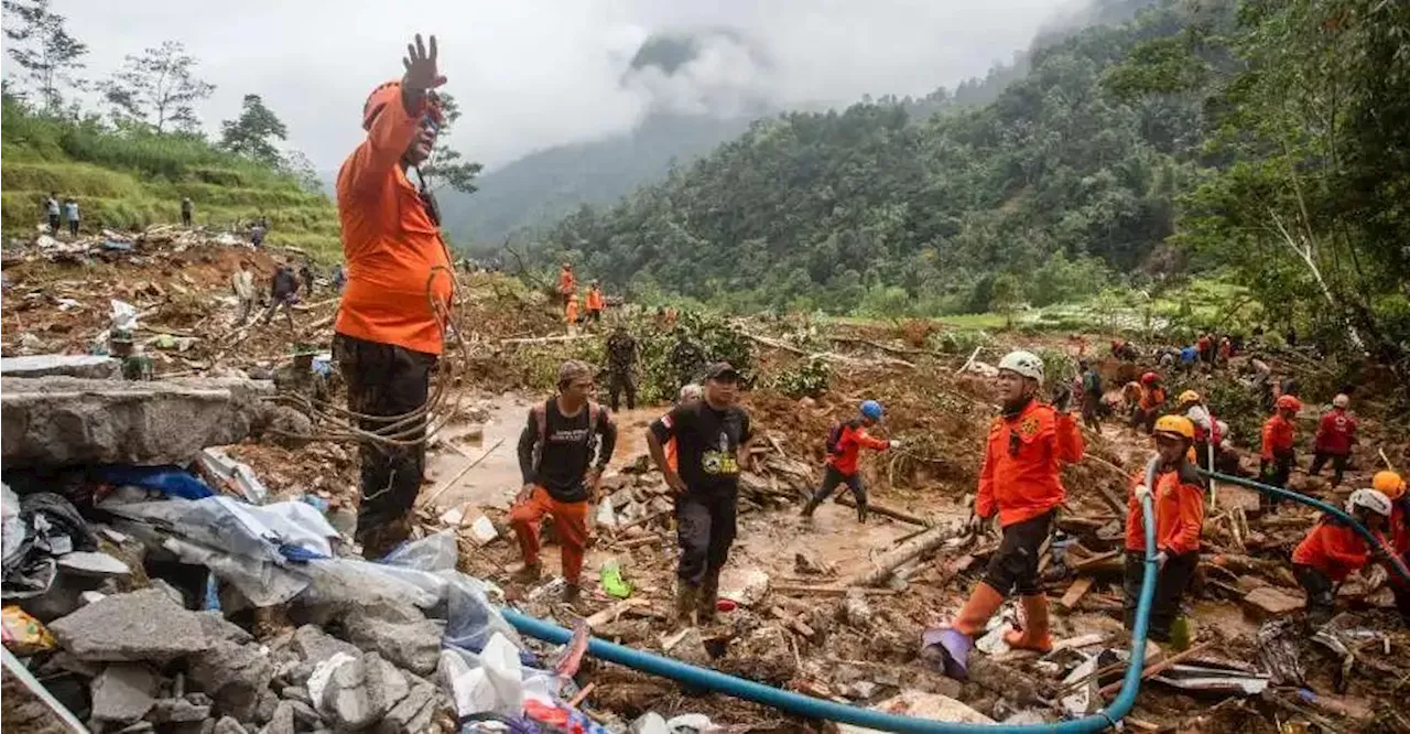 Landslide Kills 19 in Central Java, Indonesia