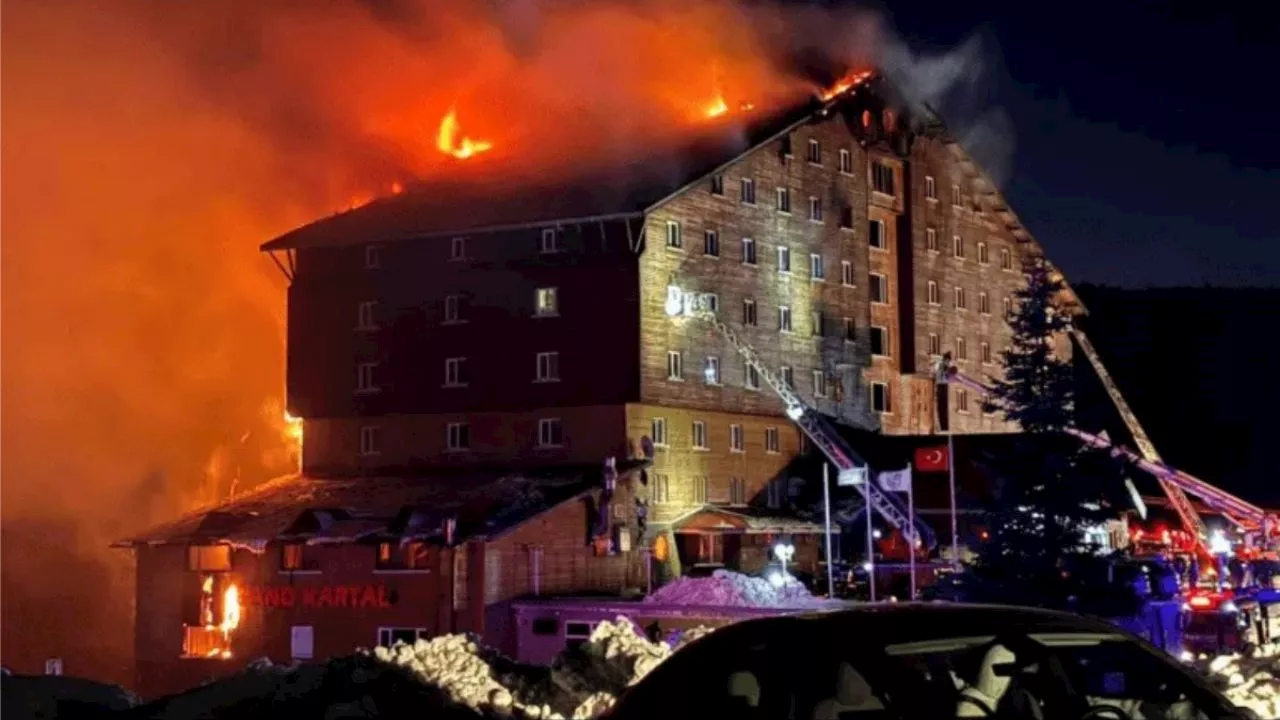 Incendio en hotel de ski deja 66 muertos en Turquía