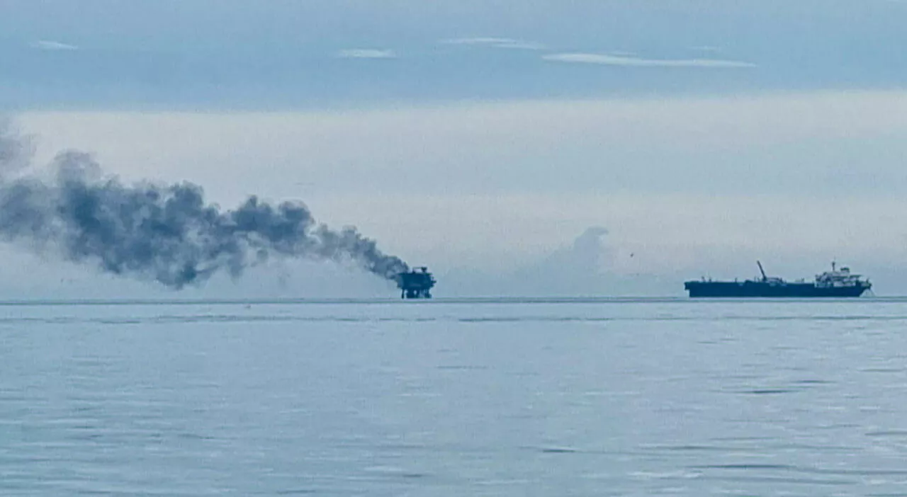 Incendio sulla piattaforma petrolifera Campo Rospo Mare: tutti in salvo