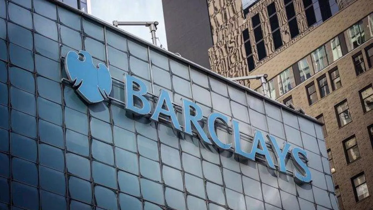 Barclays y Azimut planean agitar la banca privada española con fichajes en 2025 y 2026