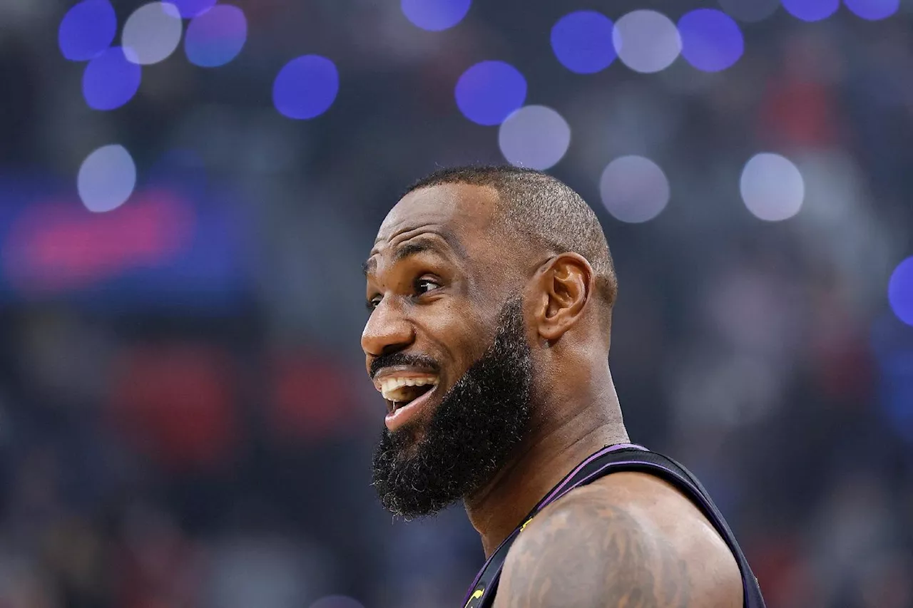 LeBron James atteint 40 ans et réalise un nouveau triple-double