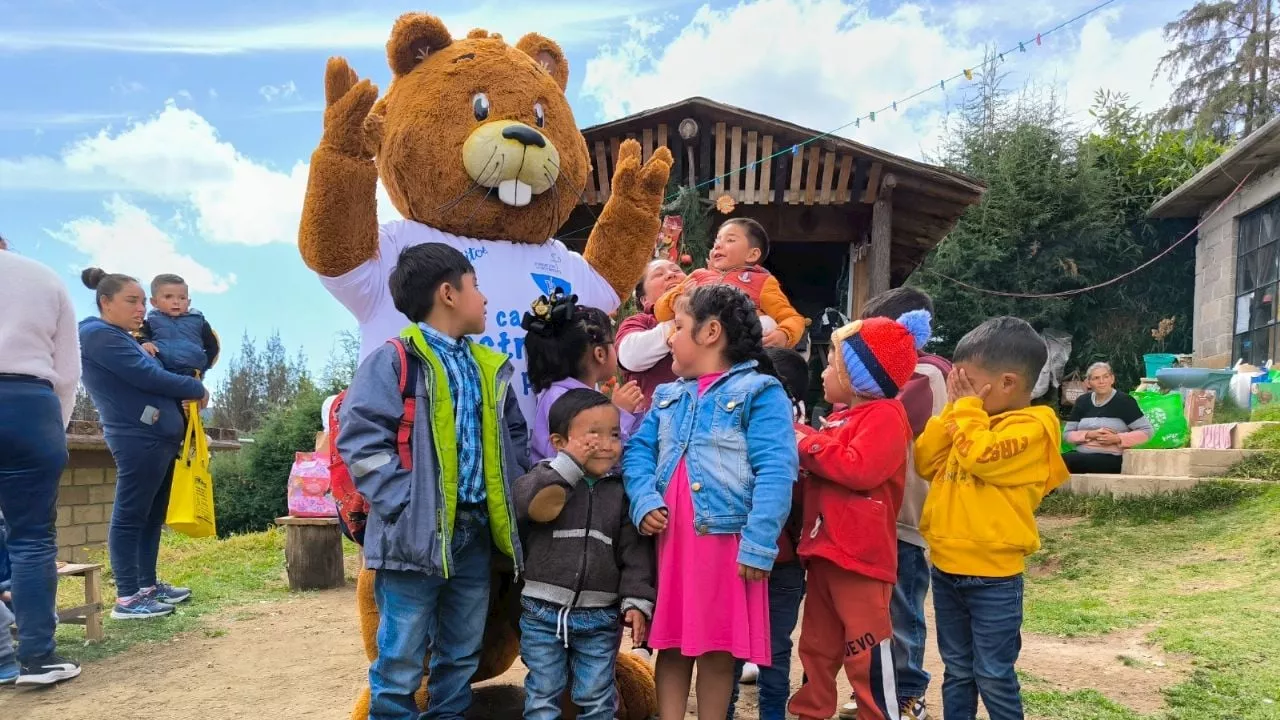 34 niños reciben regalos y pijamas en celebración del Día de Reyes en comunidad mexiquense