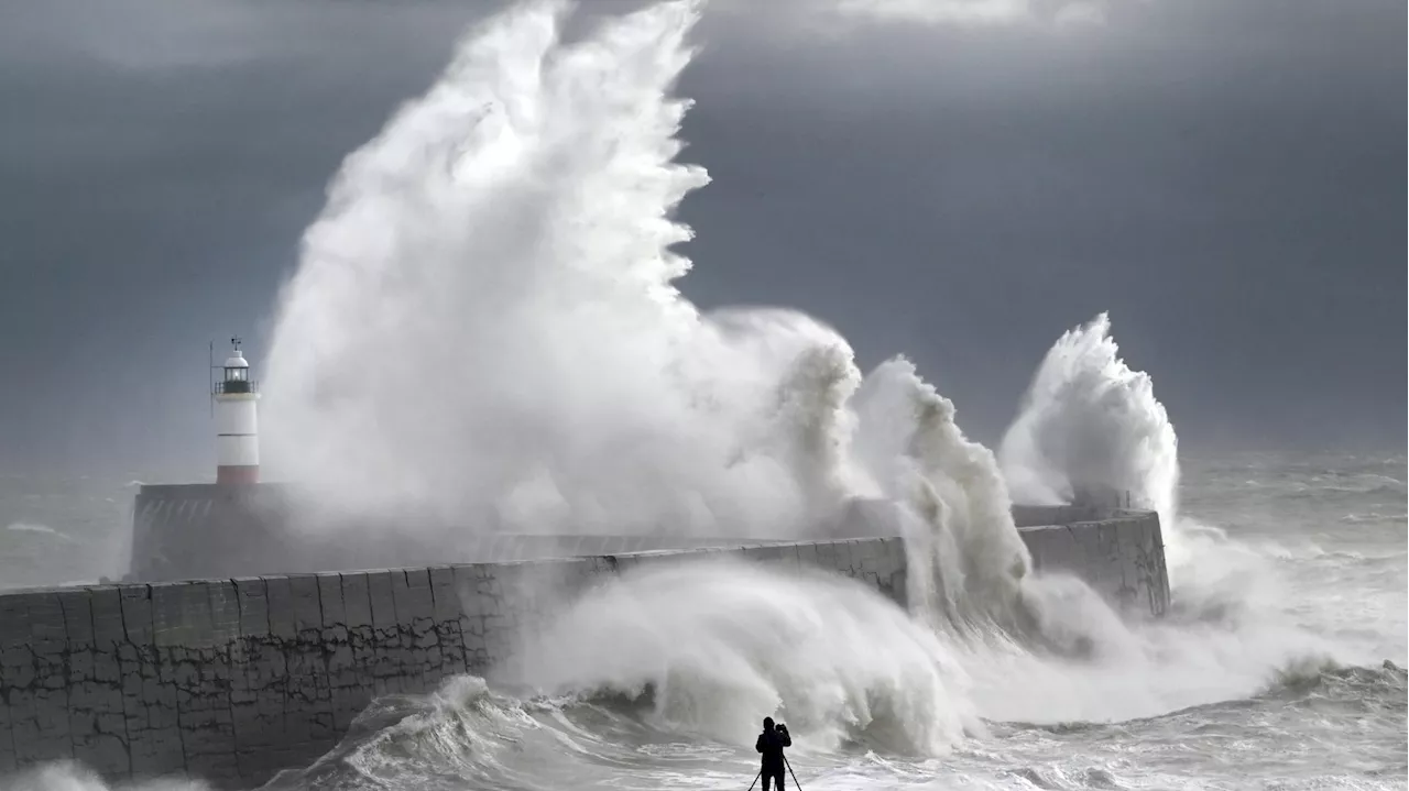 La tempête Éowyn, cette « bombe météorologique » attendue au Royaume-Uni va aussi souffler sur la France