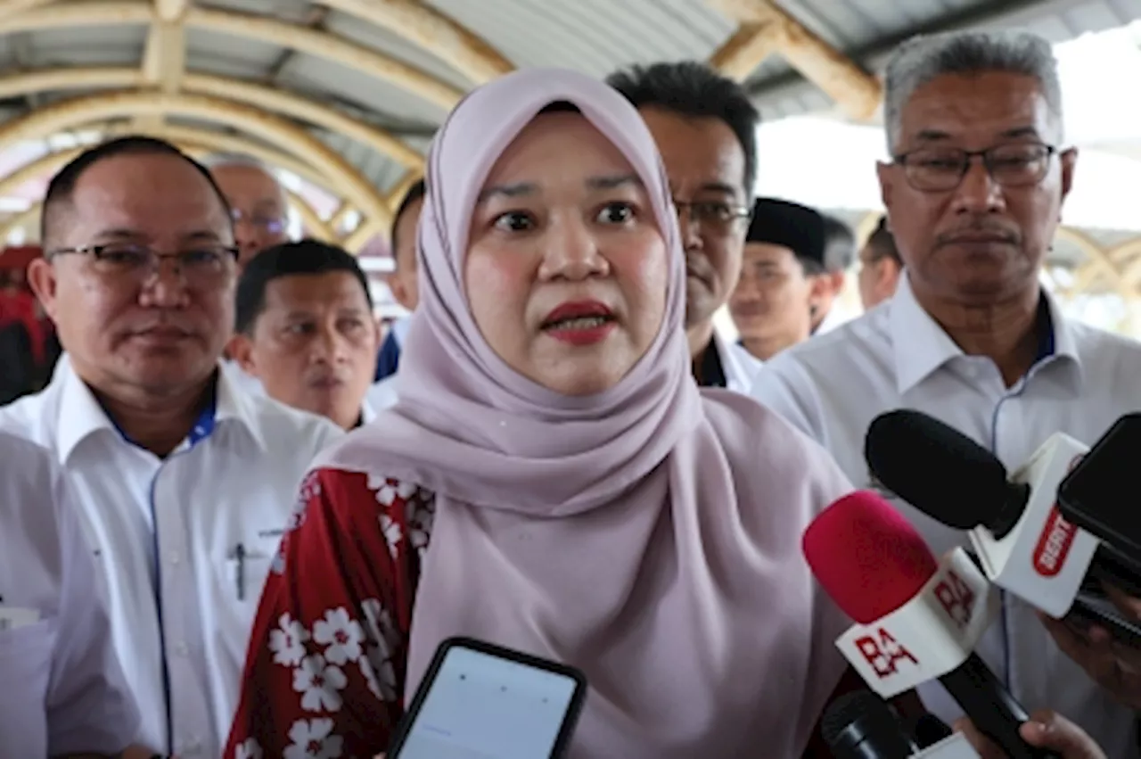 Teachers Need MoE Approval for Part-Time Jobs, Says Fadhlina