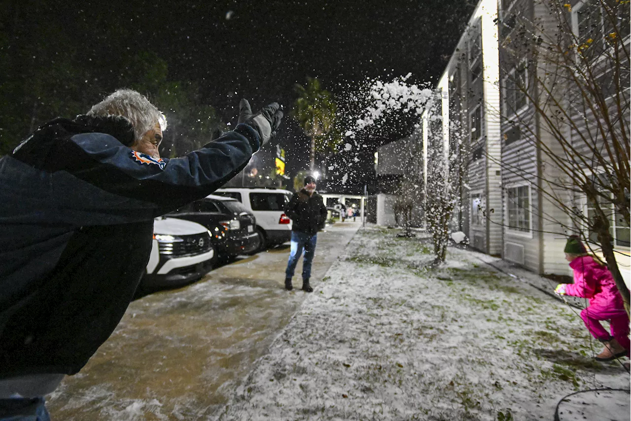 Florida Shatters 24-Hour Snowfall Record in 'Historic' Winter Storm