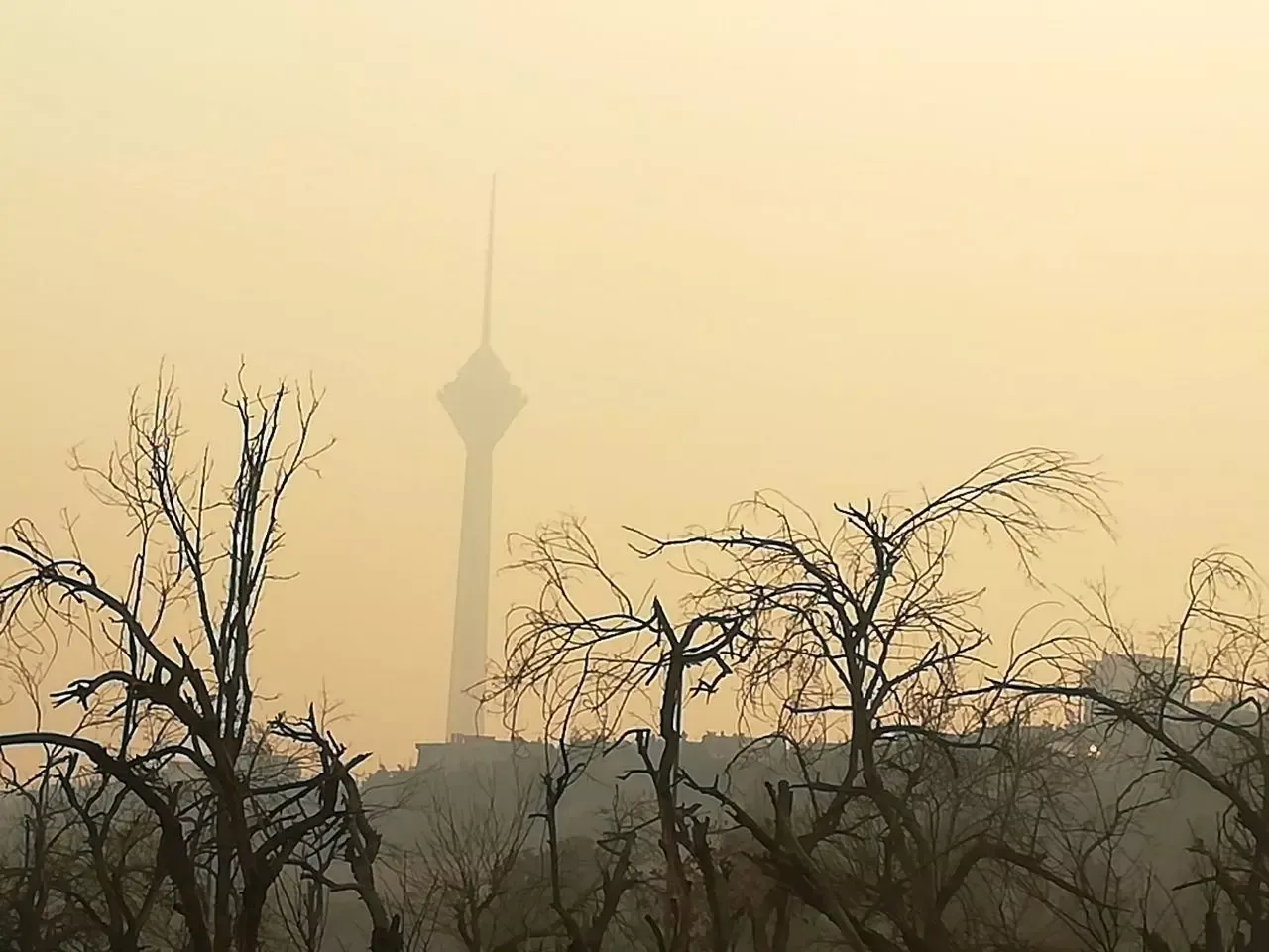 هواشناسی تهران: آسمان صاف تا نیمه ابری با کاهش کیفیت هوا