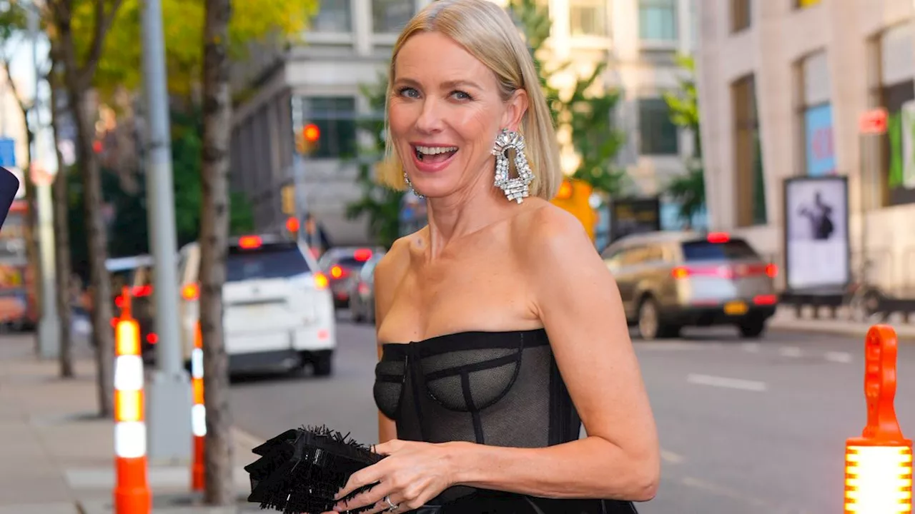 Schauspielerin über Menopause: Naomi Watts hat mit den Wechseljahren ihren Frieden geschlossen