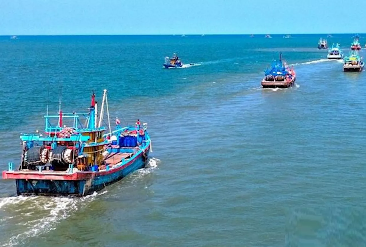 Anglers Rescued After Boat Sinks Off Coast of Tuaran