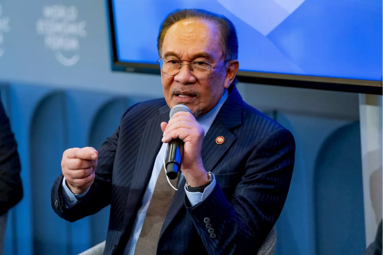 Anwar says no 'pressing need' to adopt nuclear power