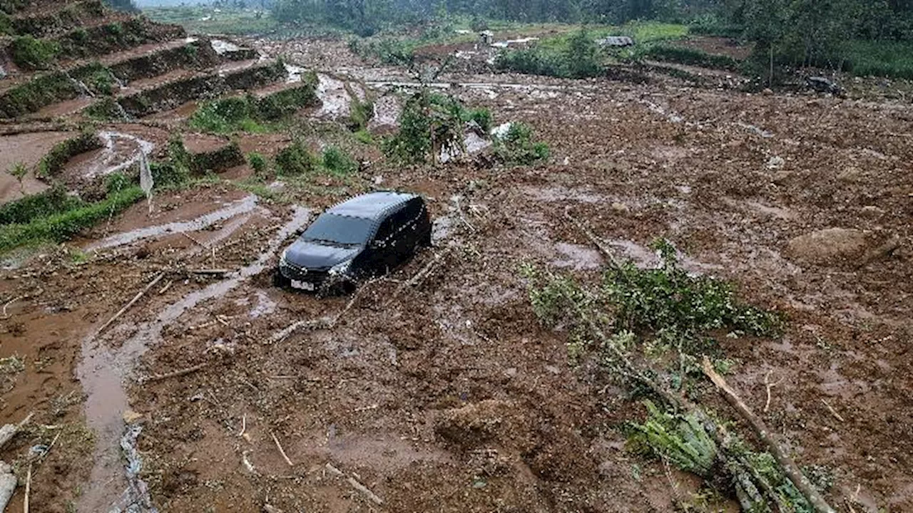 Korban Longsor Pekalongan Bertambah Menjadi 20 Orang