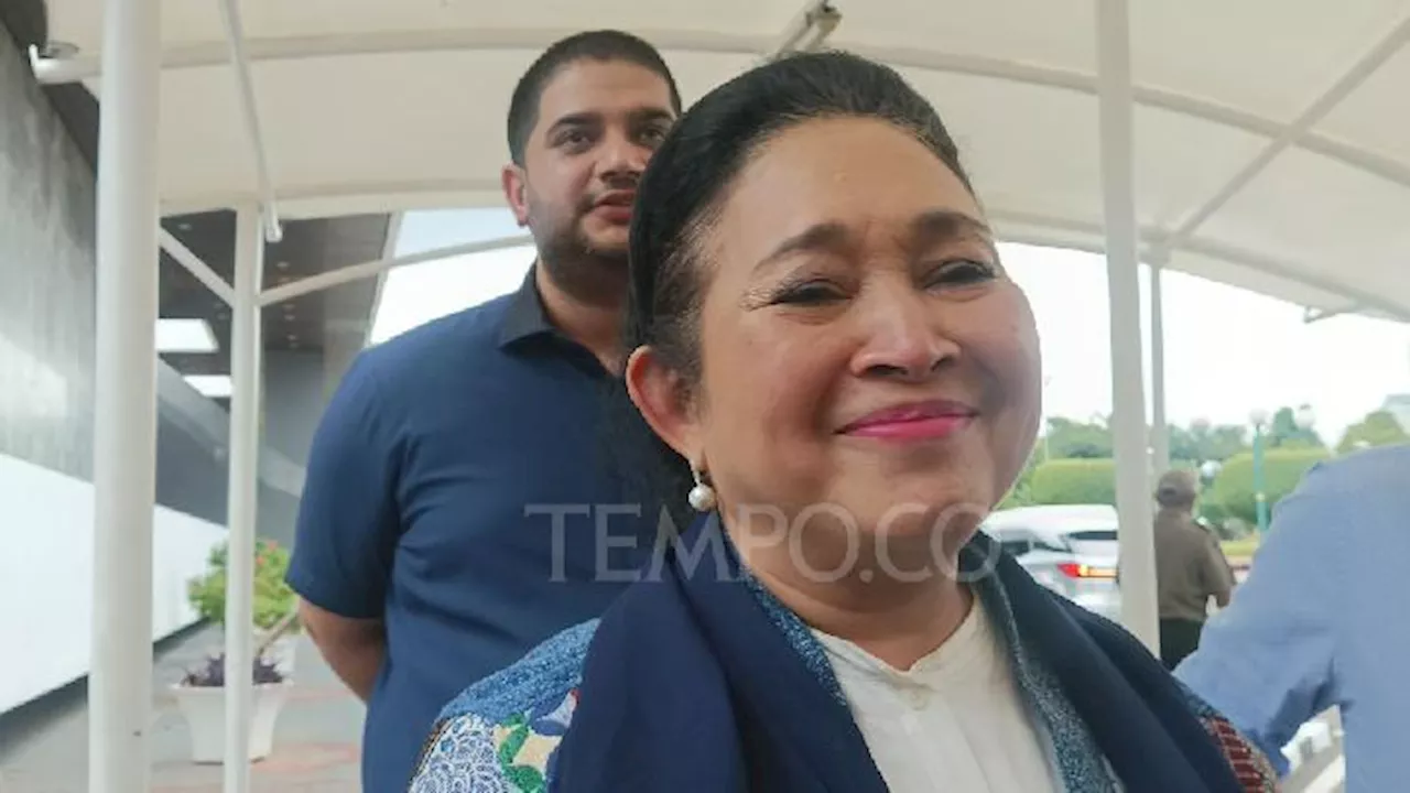 Titiek Soeharto Pertama Kali Naik Tank Amfibi Saat Tinjau Pembongkaran Pagar Laut