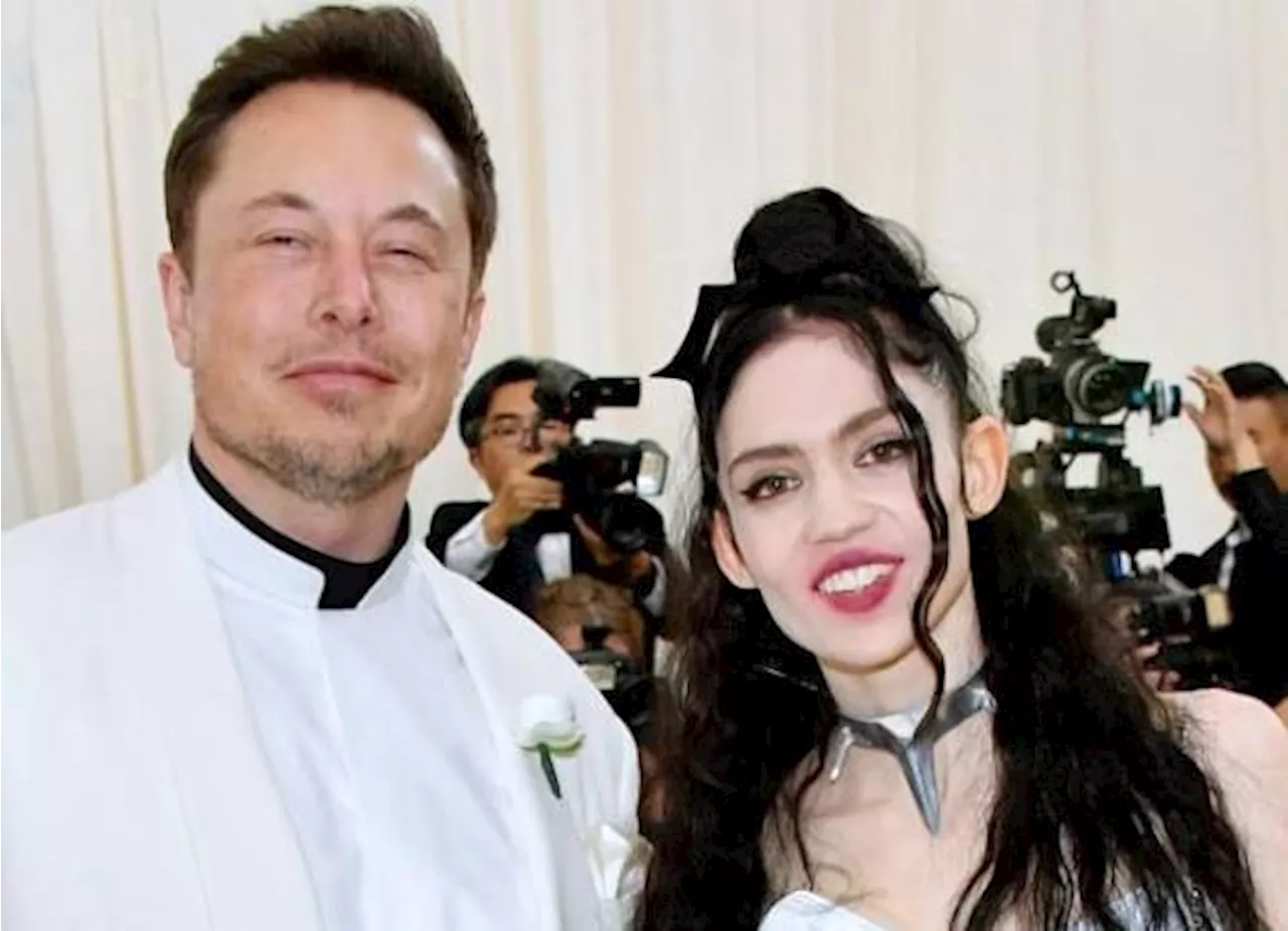 La cantante Grimes, expareja de Musk se deslinda de él y de su saludo supuestamente ‘nazi’