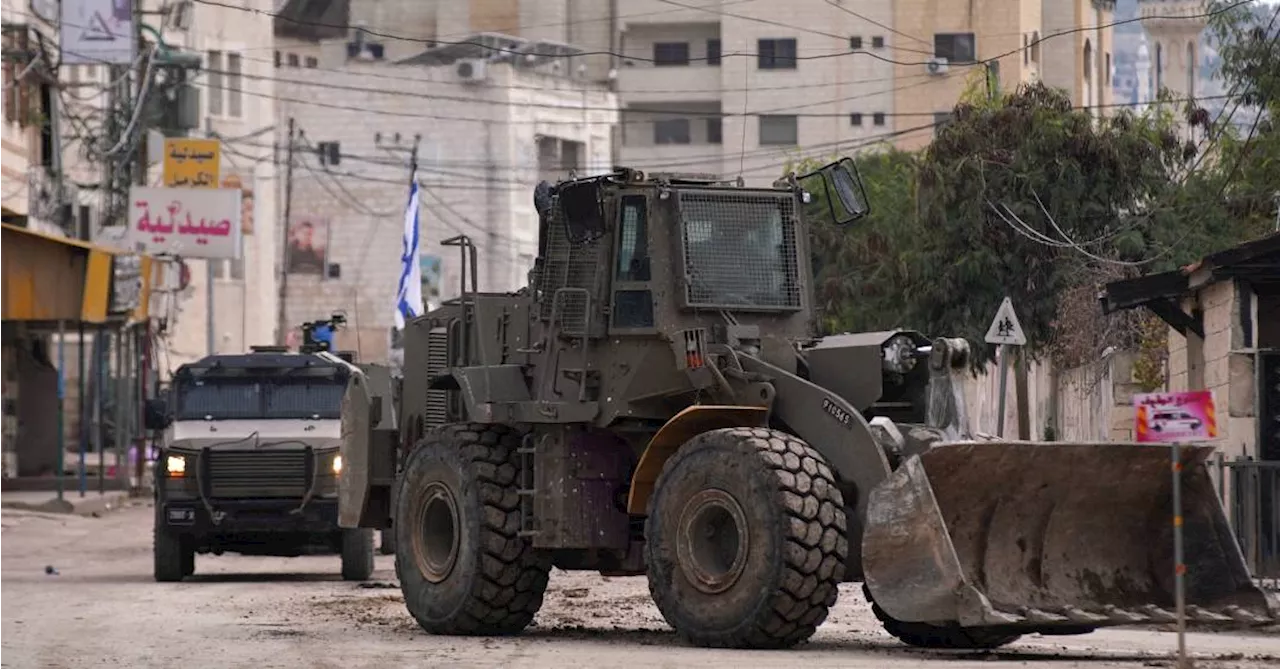 Forças israelenses cercam hospital e campo de refugiados na Cisjordânia; assista