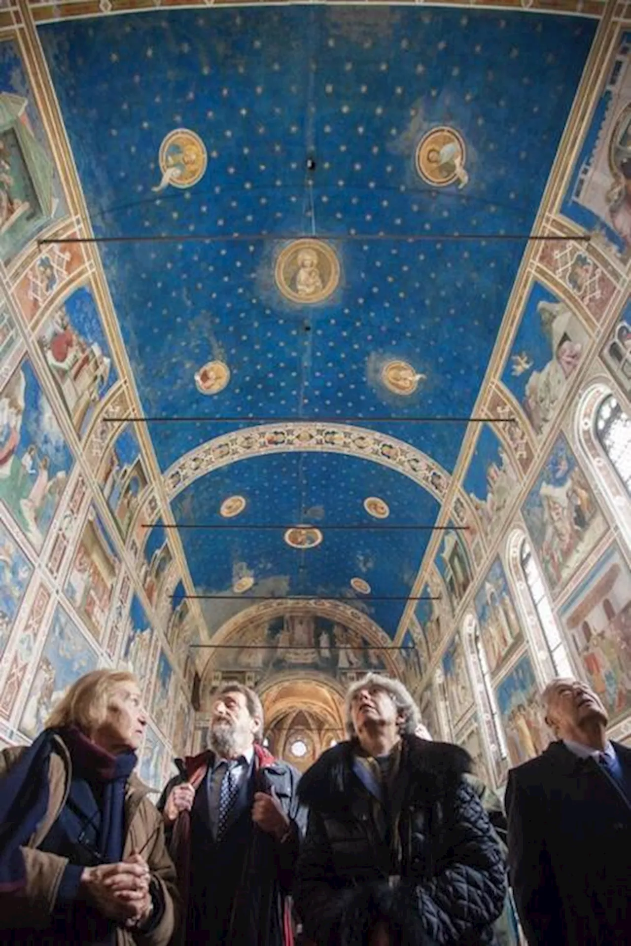 Homeless people given tour of Padua frescoes