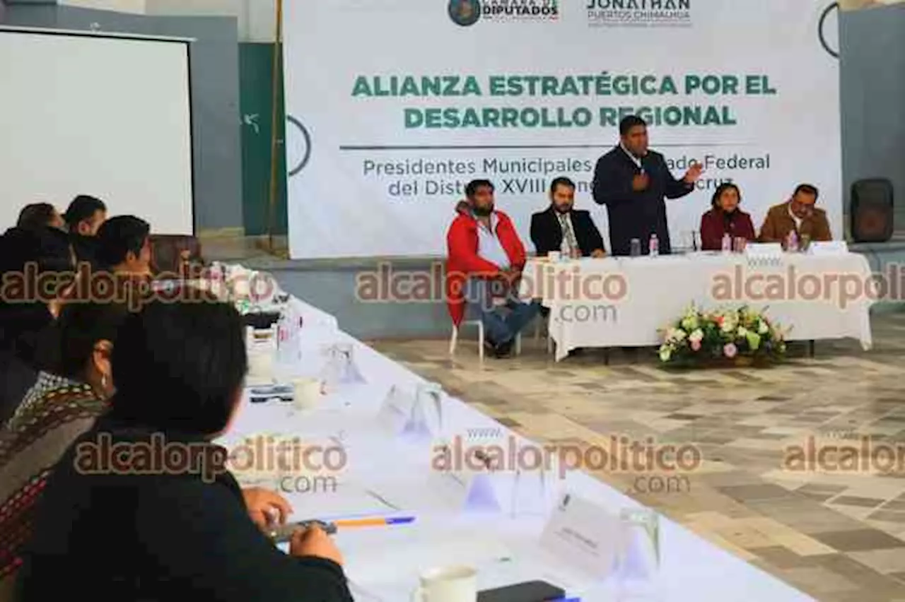 En foro, municipios de la región Zongolica abordan retos por agua e infraestructura