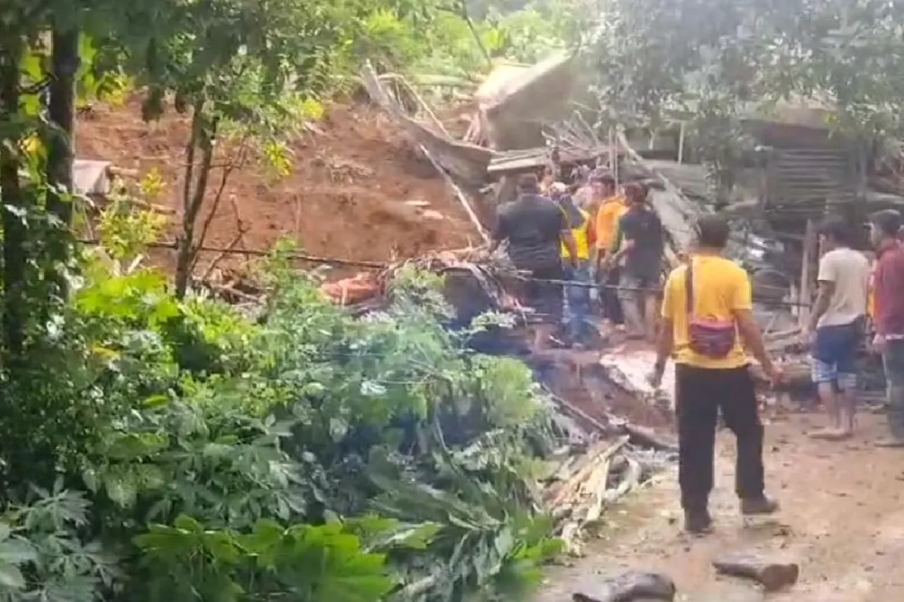 BPBD Jombang datangkan alat berat cari korban tertimbun longsor