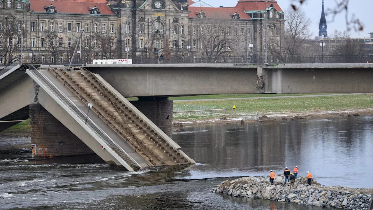 Carolabrücke (Dresden): Schiffe können fahren - Betonteil bleibt verschollen