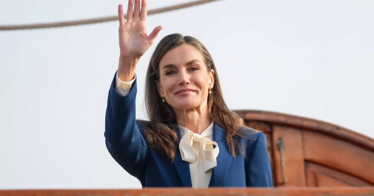 Königin Letizia: Diesen Blusen-Trend schauen wir uns 2025 ab