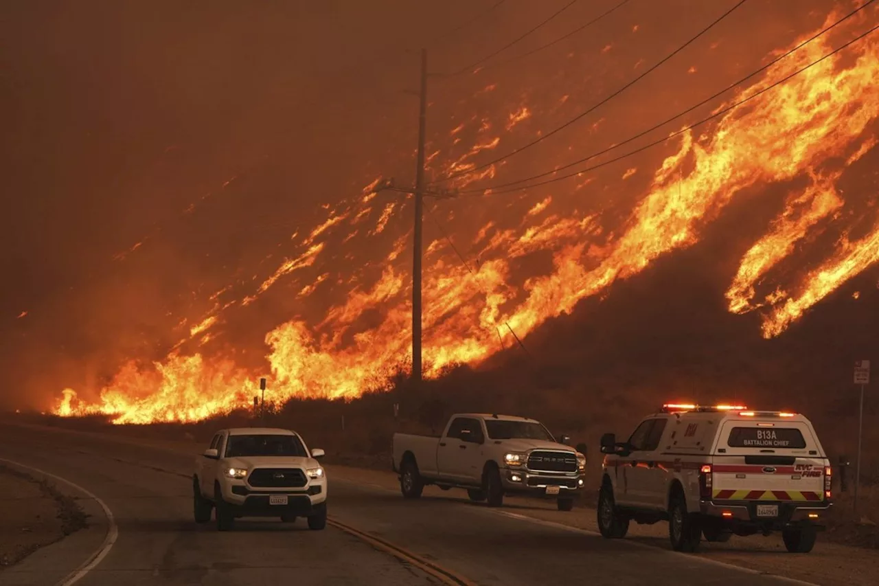 Huge Wildfire Forces Thousands to Evacuate Near Los Angeles