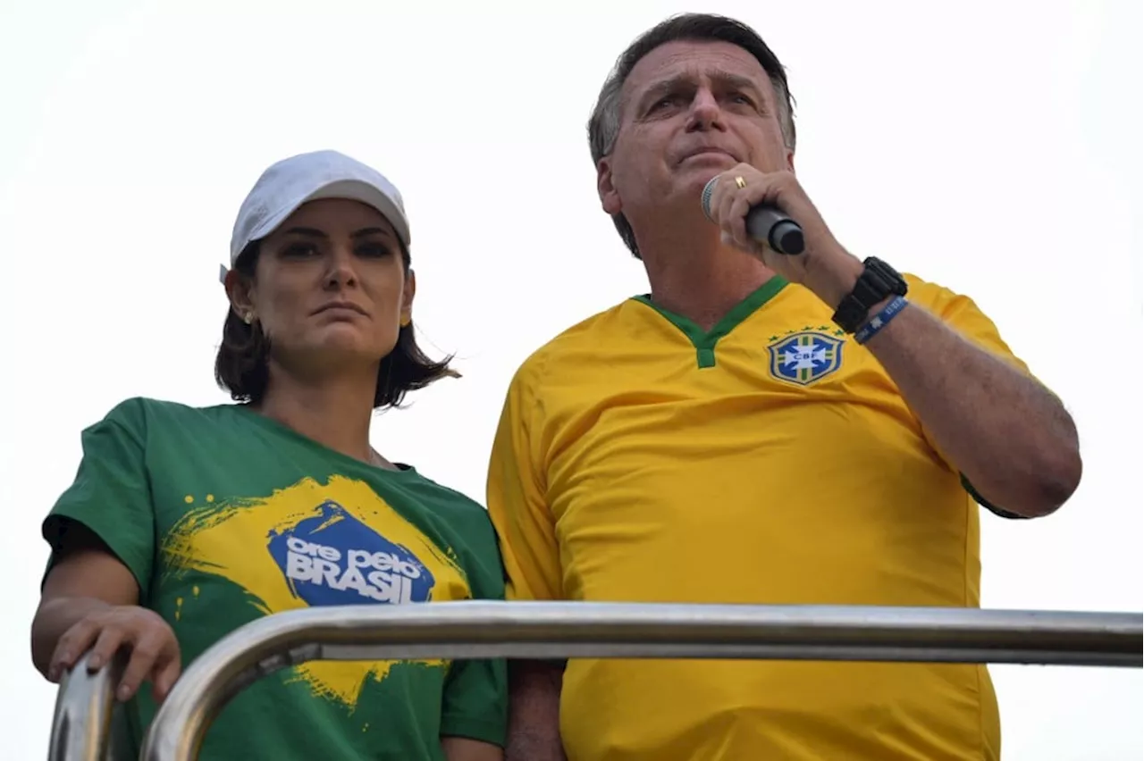 Bolsonaro considera Michelle como candidata a Presidência em 2026