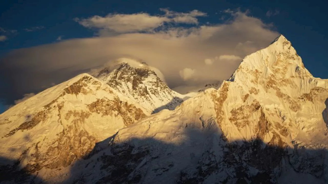 Nepal aumenta a US$ 15.000 la tarifa para escalar el monte Everest