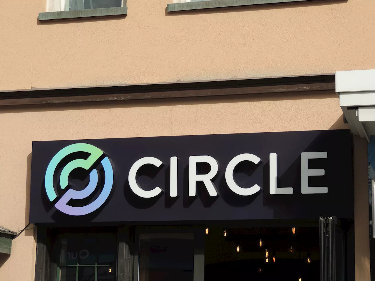 Circle Launches Paymaster, Enabling USDC Payments for Transaction Fees on Arbitrum and Base